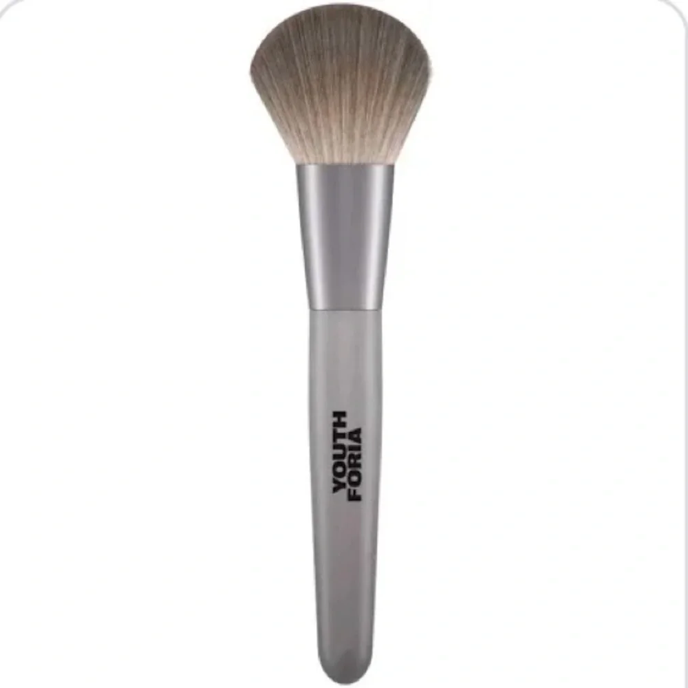 Youth Foria  Dome Blush Brush